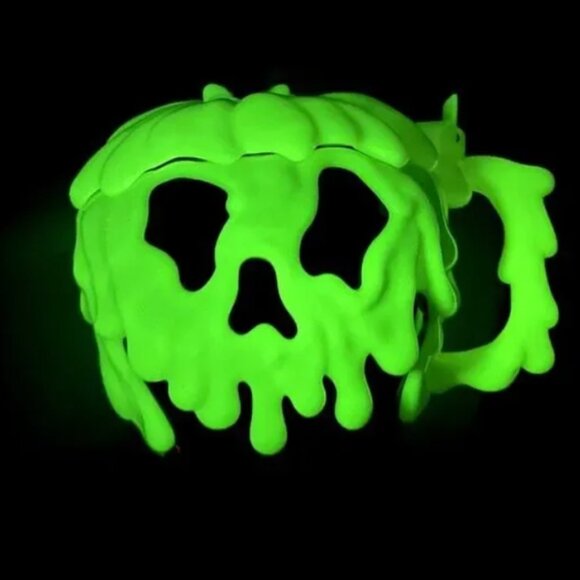 Disney Parks Snow White Red Poison Apple Plastic Mug - Picture 9 of 9